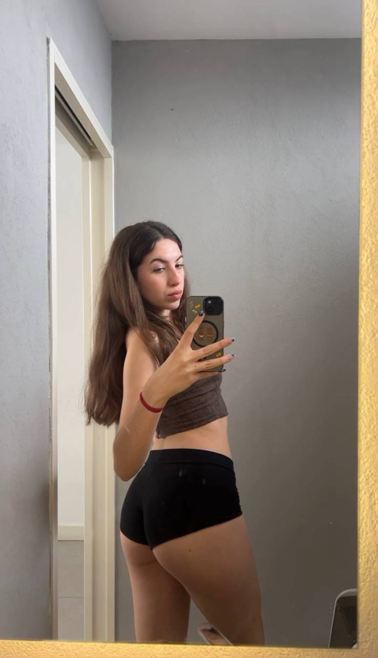 Amber in her underwear in Linyi