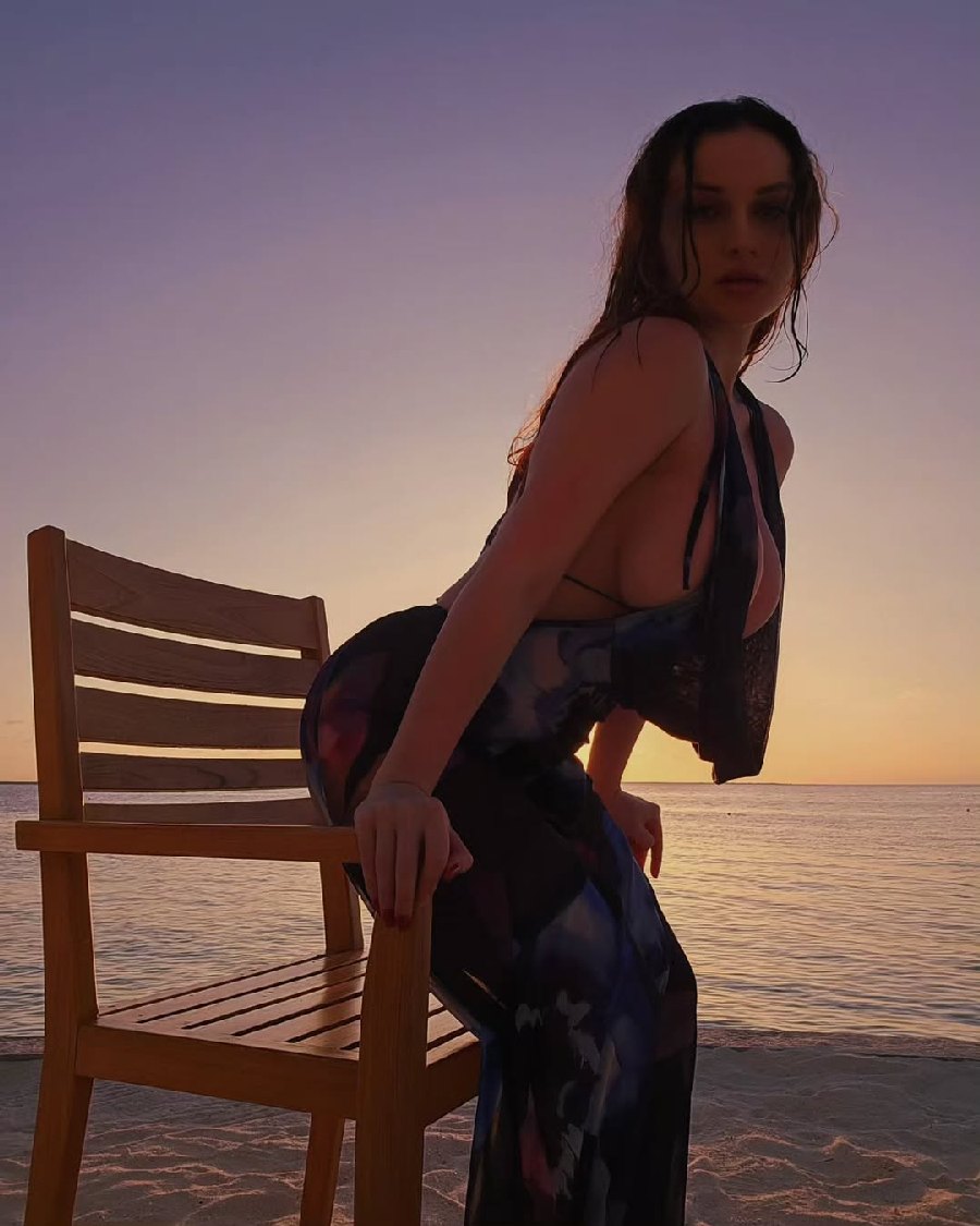 Sexy girl Miranda Faith nude in Linyi