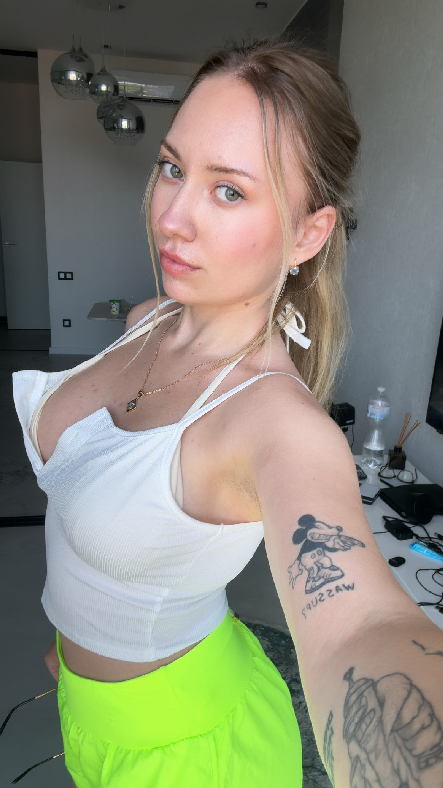 KateV in her underwear in Linyi