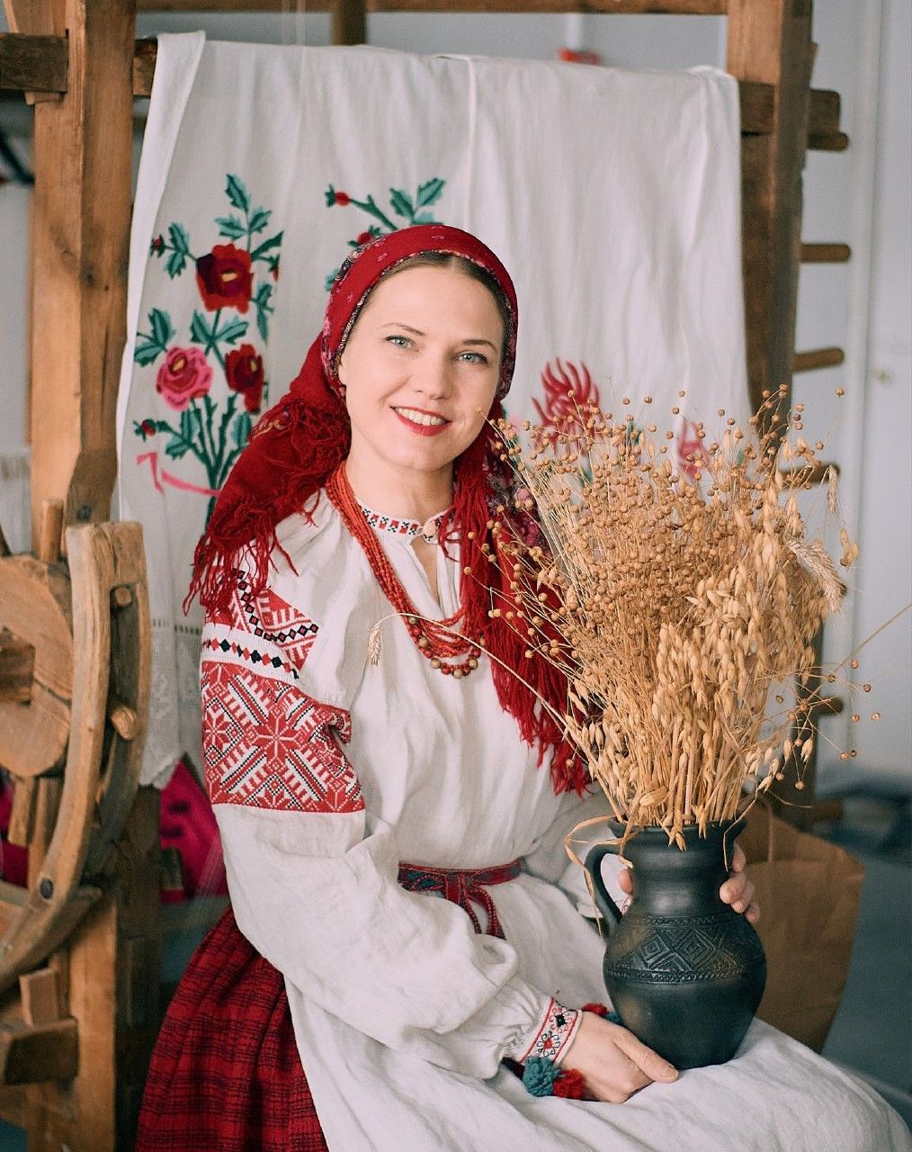 Women in Slavic costumes in Linyi