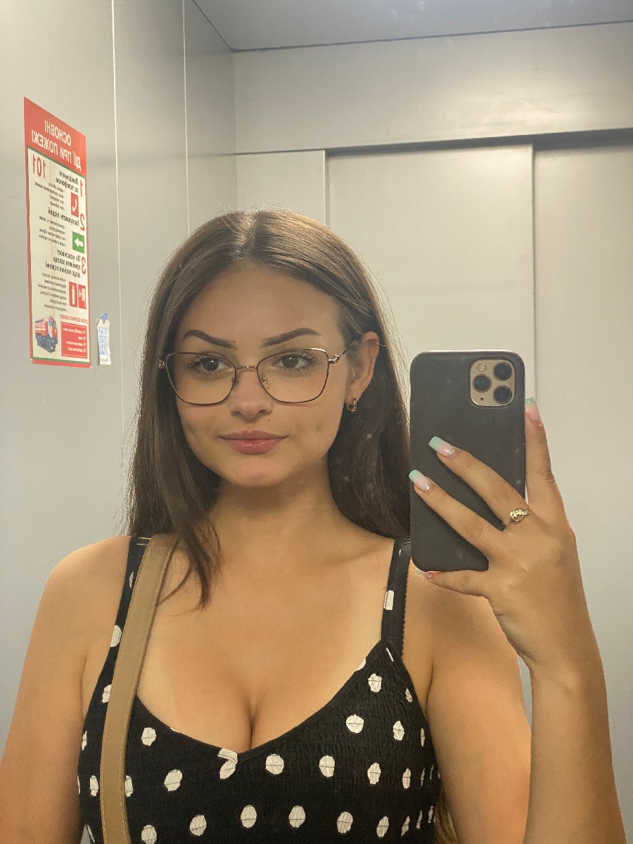 Sexy model Stacy in Linyi